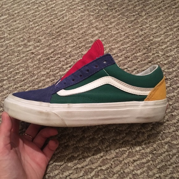 Shoes - Vans yacht club old skools